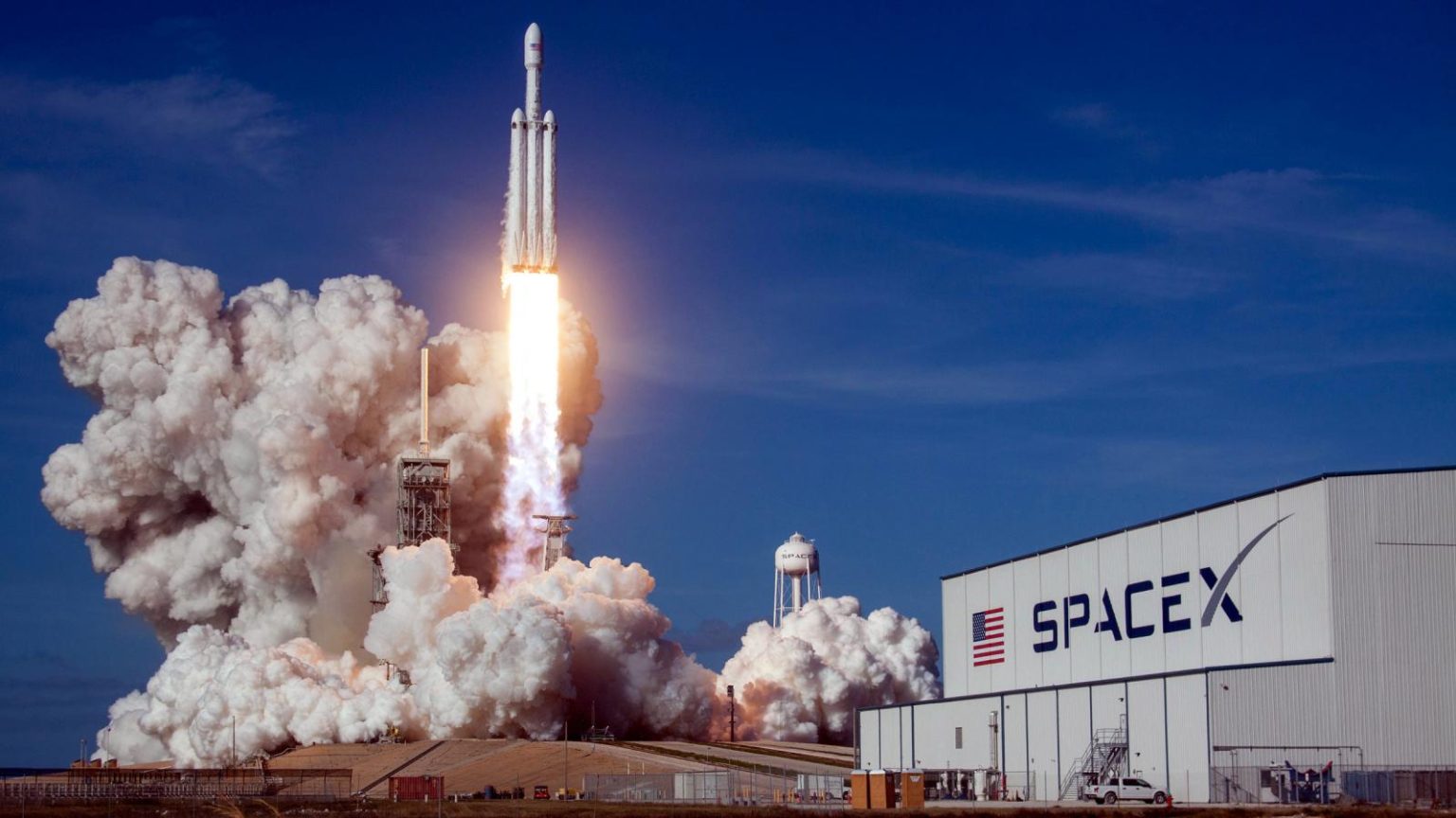 spacex-falcon-heavy-elon-musk-china-europe-esa-nasa-mars-sls-boeing