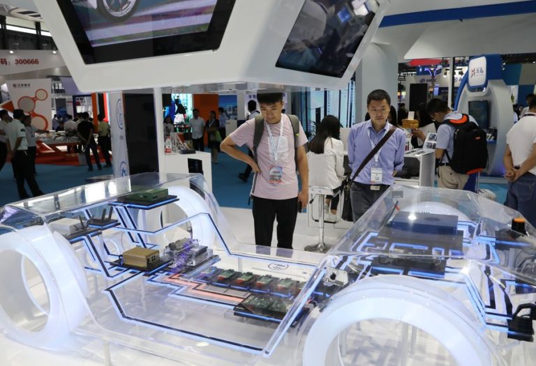 China's Integrated Circuit Industry Becomes World's Largest | TechGenez