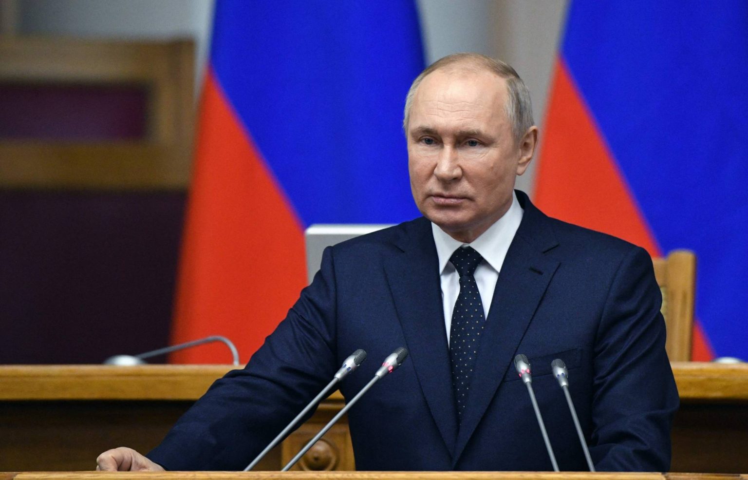 Russian President Vladimir Putin attends a meting with members of the Council of Legislators of the Federal Assembly, in the Tauride Palace, in Saint Petersburg, on April 27, 2021. (Photo by Alexei DANICHEV / SPUTNIK / AFP)