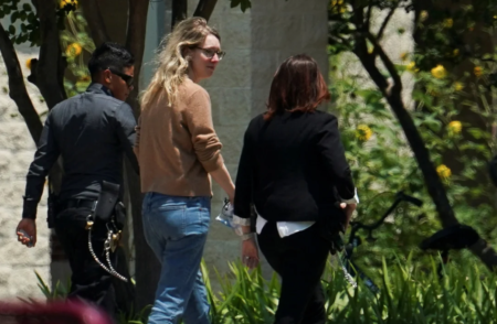 Theranos founder Elizabeth Holmes arrives at the Federal Prison Camp in Bryan, Texas, U.S. May 30, 2023. CREDIT – Go Nakamura/Reuters