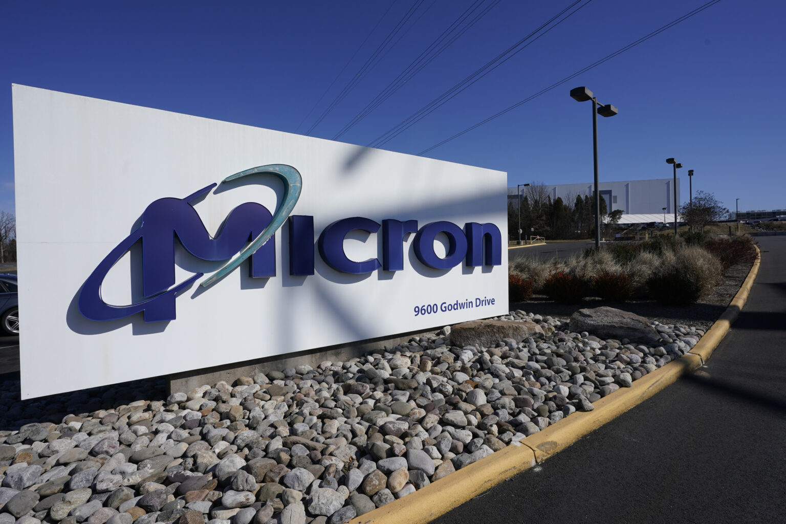 Chinese Chipmaker Yangtze Memory Technologies Files Lawsuit Against Micron Alleging Patent Infringement