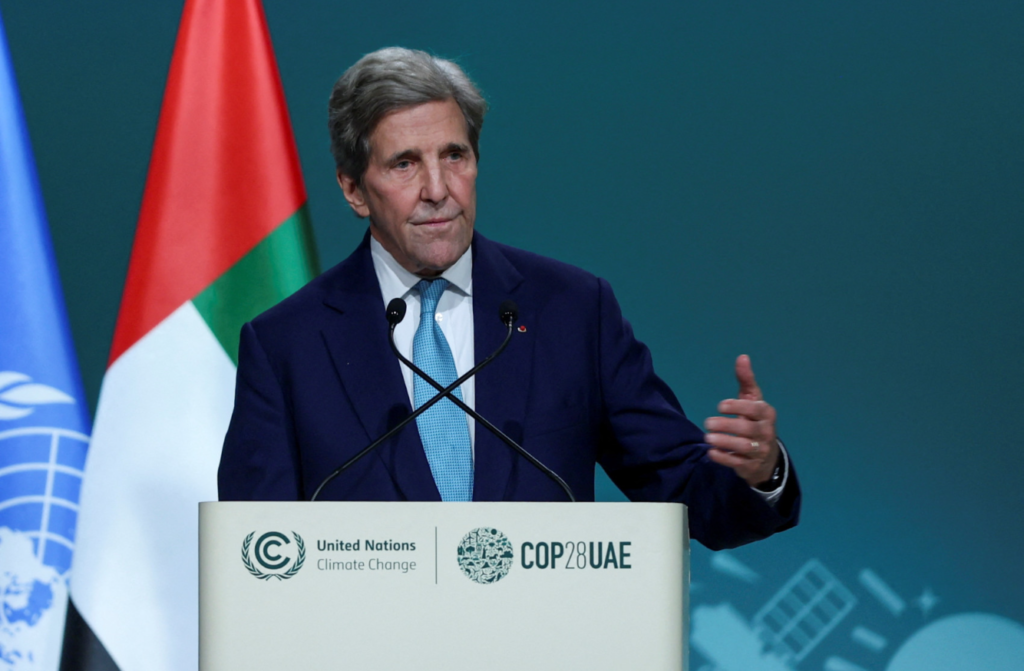 FILE PHOTO: U.S. Special Presidential Envoy for Climate John Kerry participates in an event on women's role in building a climate-resilient world, at COP28 World Climate Summit, in Dubai, United Arab Emirates, December 4, 2023. REUTERS/Amr Alfiky/File Photo Photo: Reuters/AMR ALFIKY