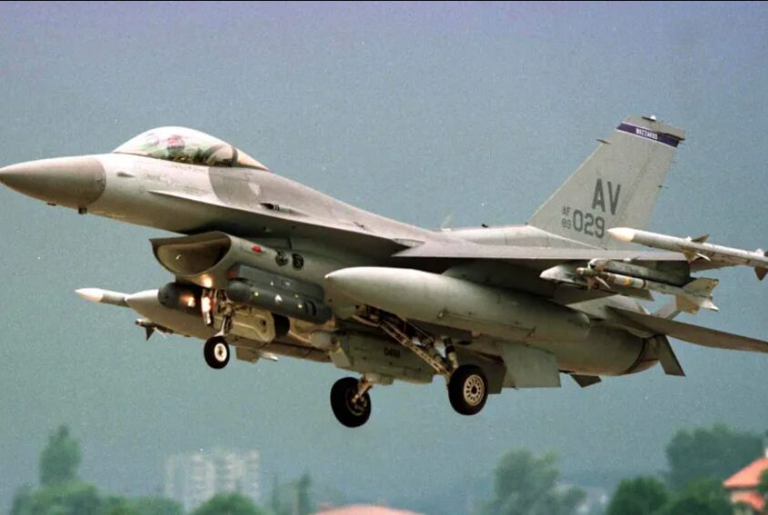 US Air Force F-16 fighter jet [File: Reuters]