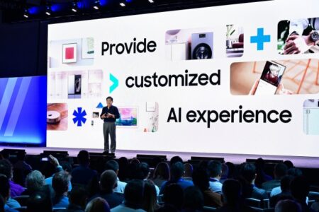 Samsung Electronics Vice Chairman and Chief Executive Officer Han Jong-hee speaks at Samsung Developer Conference 2024