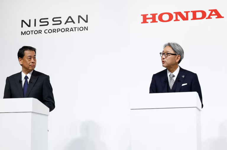 Nissan and Honda Executives REUTERS/Kim Kyung-Hoon/File Phot